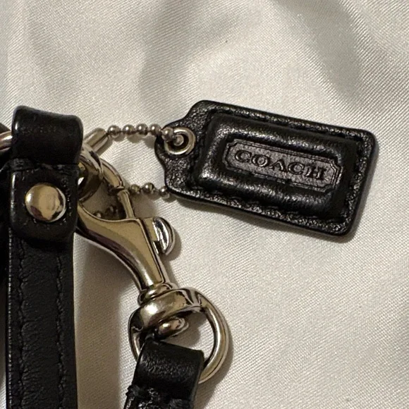 Coach Ashley Black Leather Pleated Wristlet - Picture 3 of 4